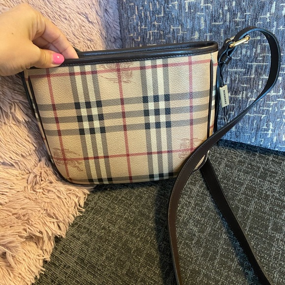 Authentic Burberry haymarket check crossbody bag - Picture 4 of 11